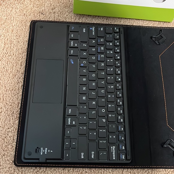 Eoso TouchPad Keyboard case for 9", 10",10.1",10.5" Tablets - Picture 3 of 6